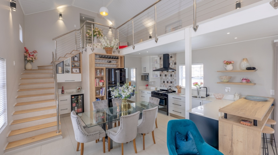 4 Bedroom Property for Sale in Oceanview Heights Western Cape